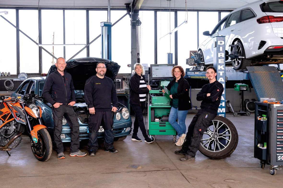 Bild mit Team bei Kfz-Meisterbetrieb Braun
